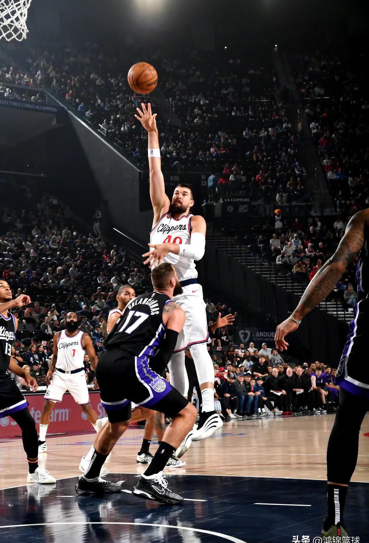 中国米兰体育-包含湖人B队绝杀菲律宾男篮,哈登打破历史纪录的词条