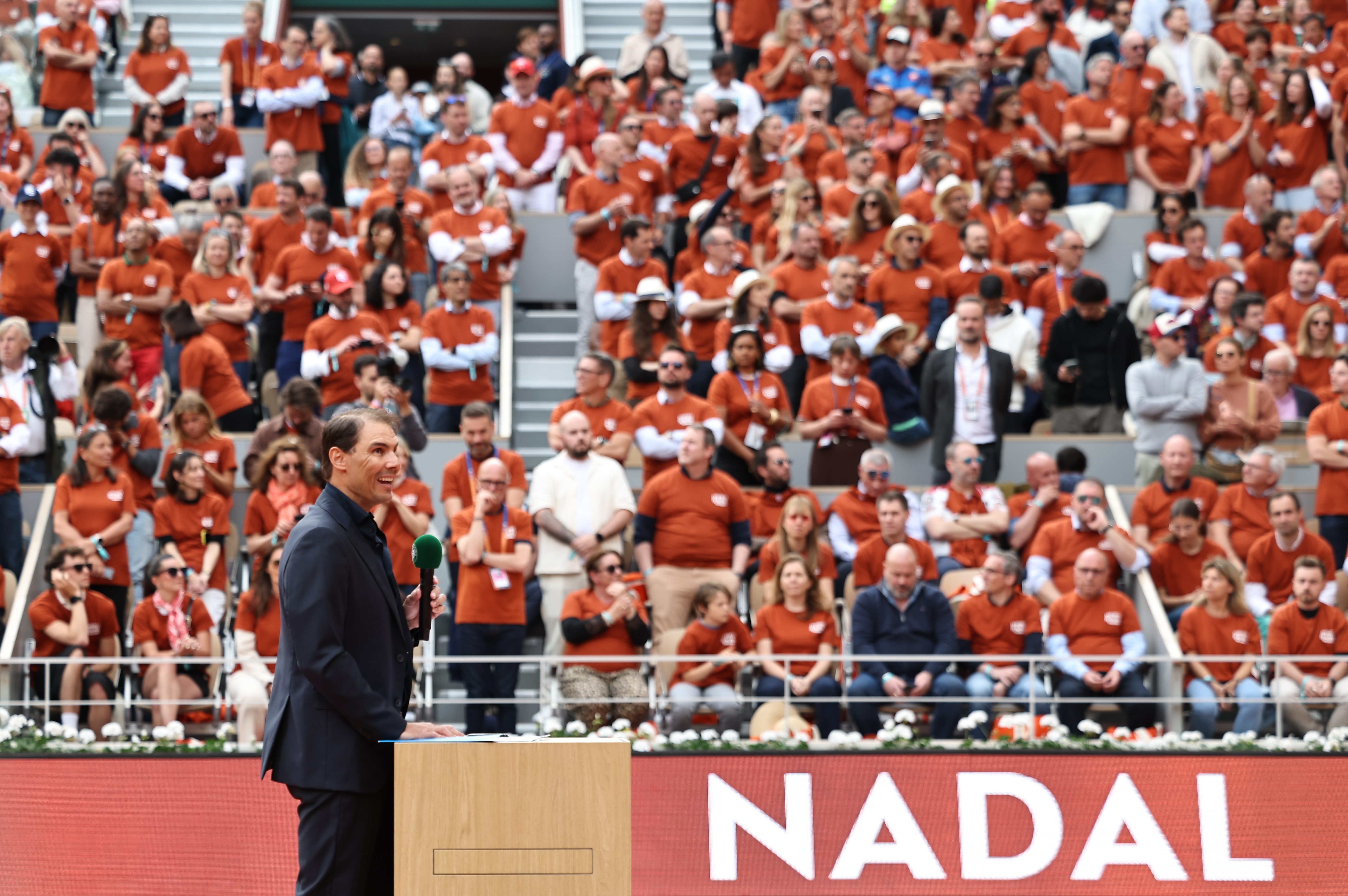 包含法国网球队鏖战意大利网球队，纳达尔送出助攻的词条