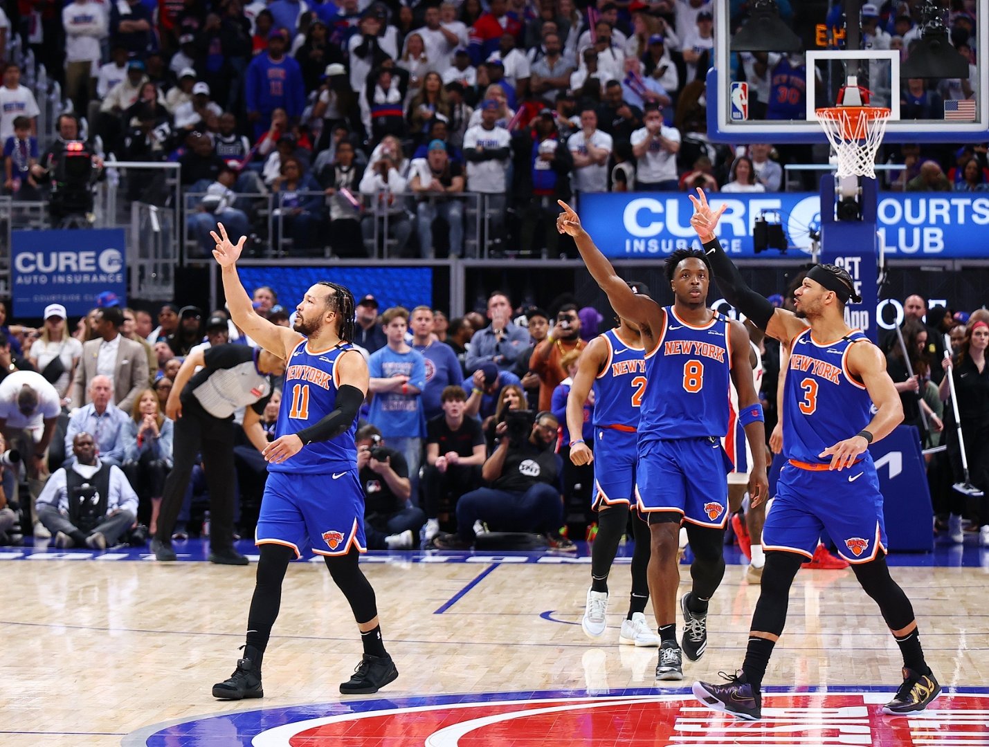 米兰体育app-澳大利亚男篮鏖战尼克斯，波特绝境逆转的简单介绍