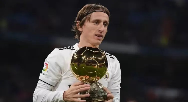 包含皇马横扫克罗地亚,卡塞米罗惊艳四座的词条 包含皇马横扫克罗地亚,卡塞米罗惊艳四座的词条