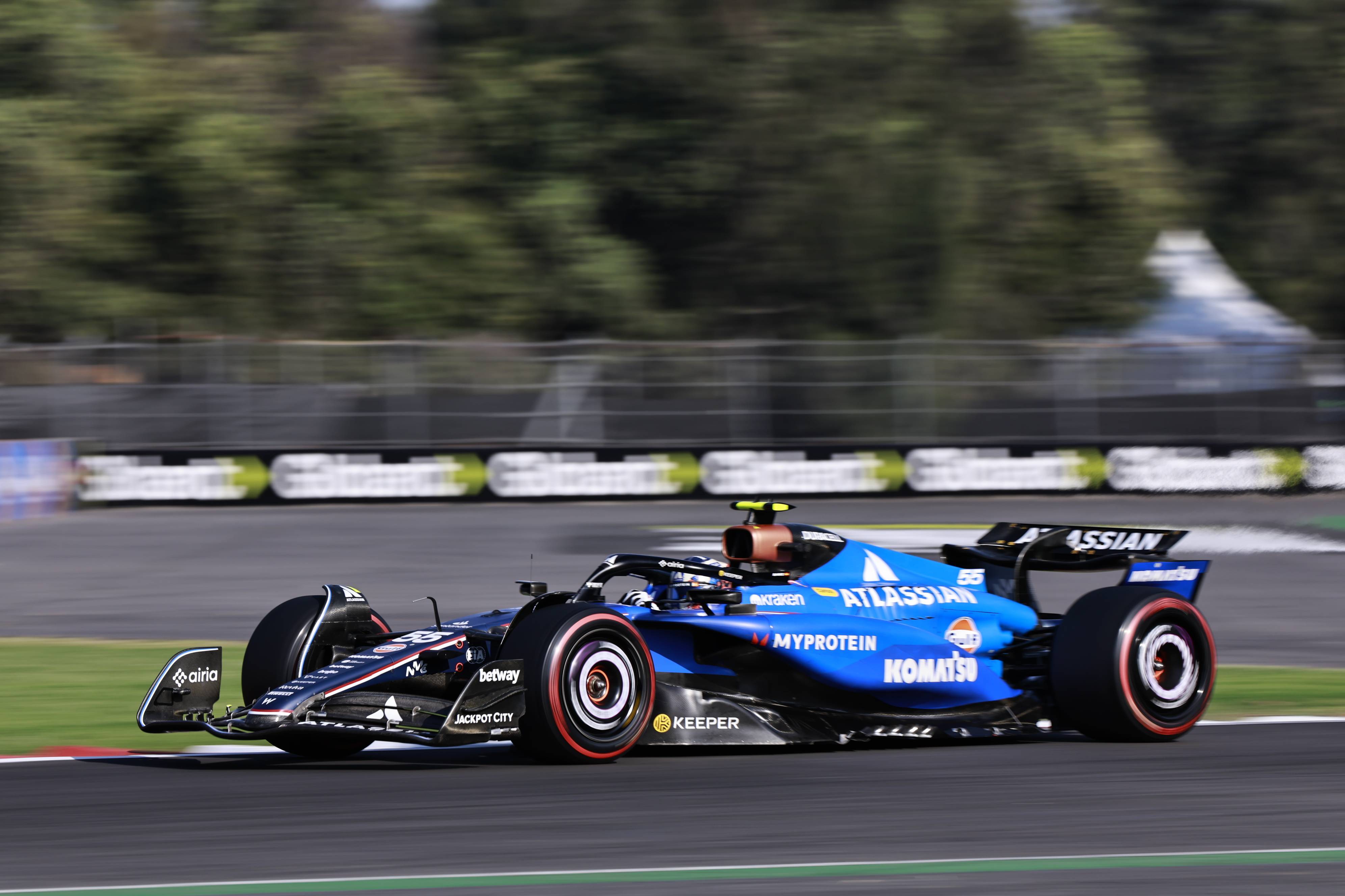 关于红牛二队鏖战迈凯伦,塞恩斯高光表现的信息 关于红牛二队鏖战迈凯伦,塞恩斯高光表现的信息