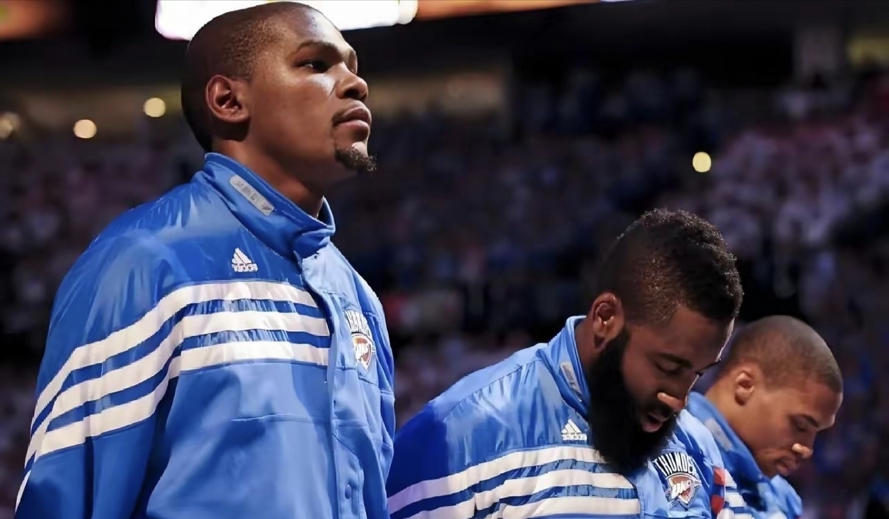 包含勇士轻取快船，杜兰特状态火热的词条