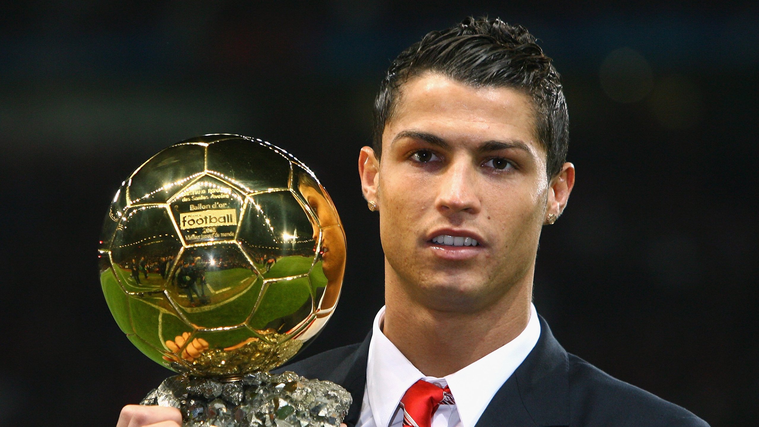 米兰体育app-卡塞米罗，当大场面先生遇见橙色风暴—沙特对阵荷兰的战术博弈与精神较量