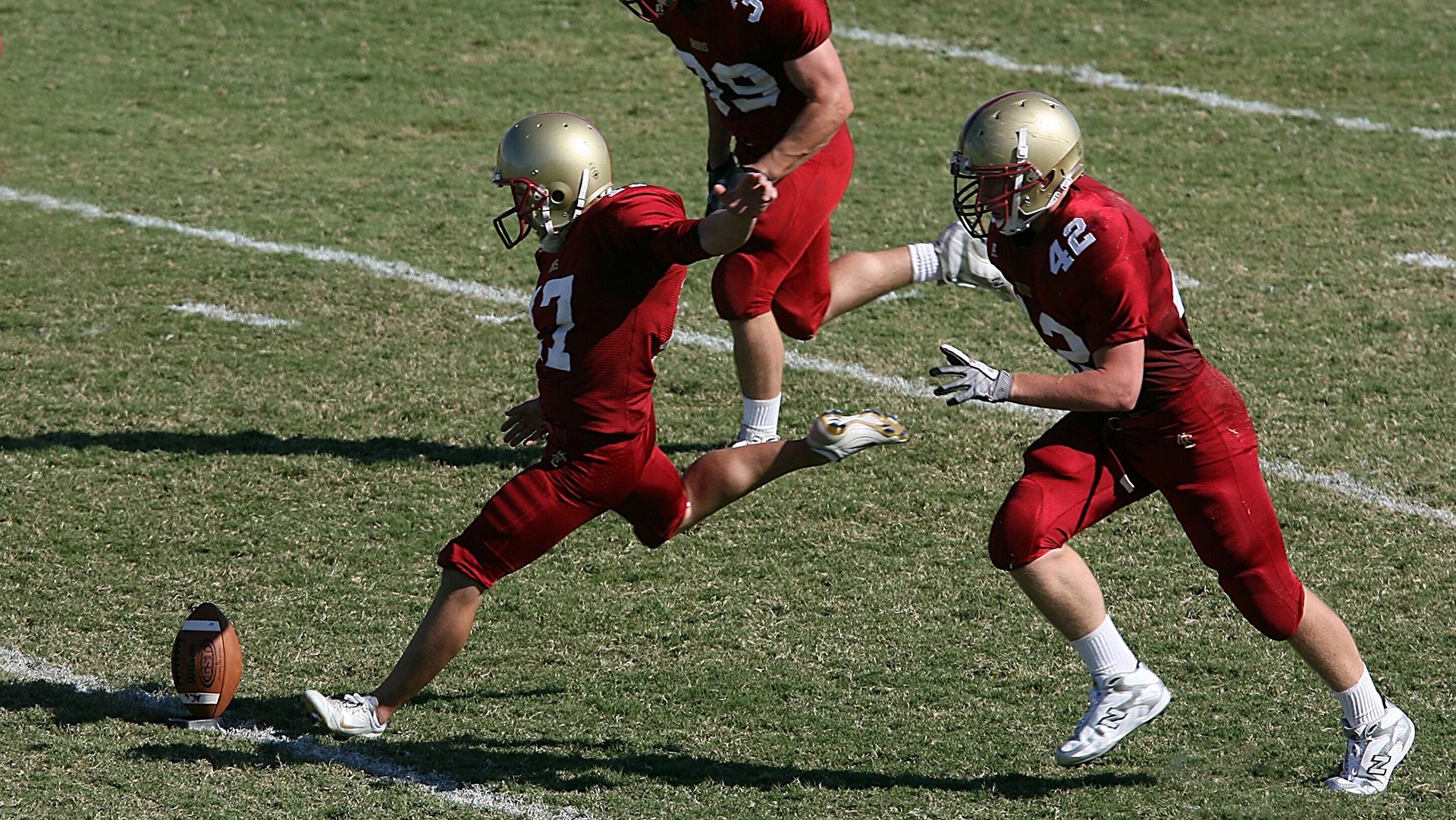 赛道上的红色风暴，阿隆索高光表现引领红牛车队完胜阿斯顿马丁