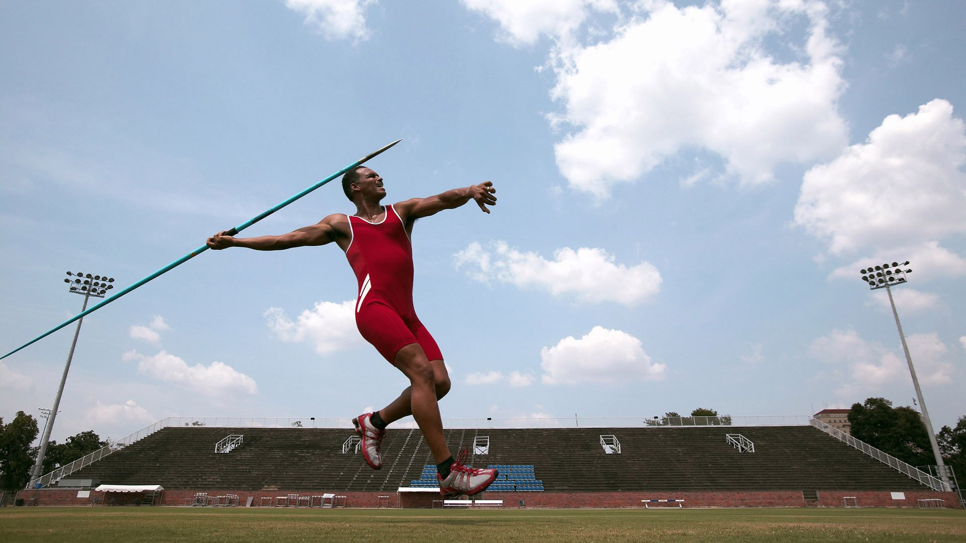 北欧风暴与东方巨龙的交响,瑞典险胜波兰之夜,马龙高光点亮赛场